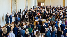 Prezident Petr Pavel se v Míovn Praského hradu setkal se sportovkynmi a...