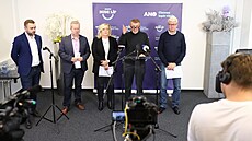 Alena Schillerová, Andrej Babi� a Karel Havlí�ek na tiskové konferenci stínové...