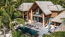 Vzniklo tak jedno z nejokázalej�ích tropických letovisek na sv�t�. 