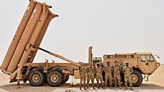 Vojáci americké armády vedle odpalovacího za�ízení THAAD. (25. �ervna 2020)