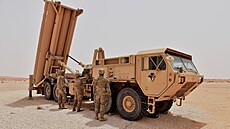 Vojáci americké armády kontrolují odpalovací za�ízení THAAD. (25. �ervna 2020)