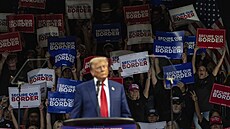 Donald Trump b�hem mítinku v Arizon� (13. zá�í 2024)
