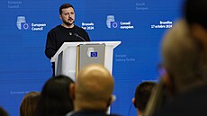 Ukrajinský prezident Volodymyr Zelenskyj na tiskové konferenci po jednání...