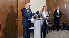Petr Fiala na tiskové konferenci p�ed odjezdem na jednání Evropské rady v...