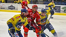 Momentka ze st�etnutí mezi P�erovem a Prost�jovem v p�erovské MEO Arén� ze...