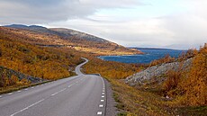 Úchvatné scenérie p�i cest� z leti�t� v Tromsø do vesnice Nikkaluokta
