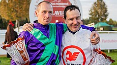 Jaroslav Myka (vlevo) a Jan Faltejsek, Velká pardubická má poprvé v historii...