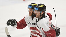 Spar�an�tí úto�níci Kry�tof Hrabík (vpravo) a Jani Lajunen oslavují vst�elený...