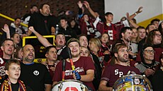 Spar�an�tí fanou�ci slaví vít�zství v Litvínov�.