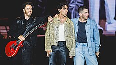 Nick Jonas, Kevin Jonas a Joe Jonas na koncert� v Lisabonu. (22. �ervna 2024)