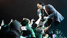 Koncert Nicka Cavea v O2 aren� (17. �íjna 2024).