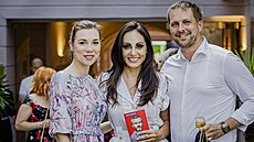 Odcházející slovenská ministryn zdravotnictví Zuzana Dolinková (uprosted) se...