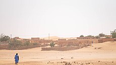 Vnitromauritánská m�sta jako �ingetti trpí suchem a p�esuny písk�. Fotky...