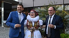 Před téměř čtyřmil lety vystřídal Marian Jurečka v čele KDU-ČSL Marka Výborného, který se vzdal funkce po smrti své ženy. Nyní se chce Výborný do čela KDU-ČSL vrátit. Utká se nejen s Jurečkou, ale i třemi dalšími kandidáty.