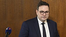 Brífink ministra zahrani�ních v�cí Jana Lipavského p�ed odletem na pracovní...