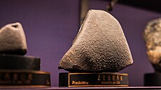 Meteorit je k vidní v Národním muzeu. Je vystaven na estném míst v Sále...