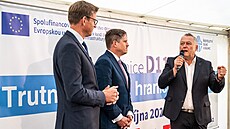 Zleva ministr dopravy Martin Kupka (ODS), generální �editel �editelství silnic...