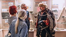 Pan Hron dorazil na vernisá� výstavy o st�edov�kém Náchod�. (15. �ervna 2024)