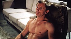 Daniel Craig ve filmu Po krk v extázi (2004)