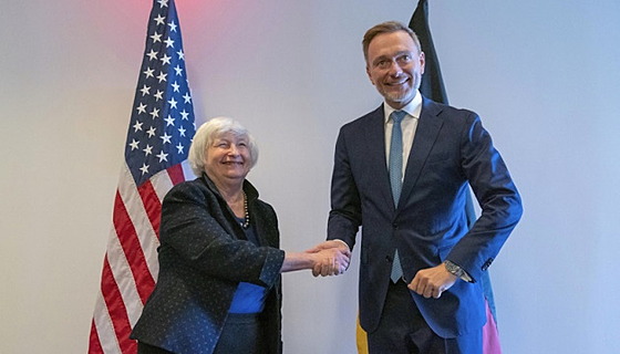 Je jasné, �e Christian Lindner usiluje o politický rozvod, chystá se opustit...