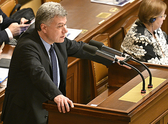 Ministr spravedlnosti Pavel Blaek pi jednání o státním rozpotu na rok 2005...
