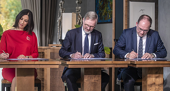 Podpis memoranda o spolupráci ODS, KDU-SL a TOP 09 ve volbách do Snmovny v...