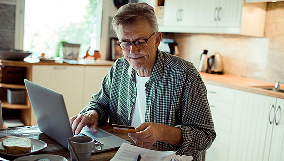 �eské domácnosti odkládají p�echod na �ist�í zdroje energie