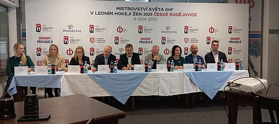 Tisková konference k mistrovství sv�ta �en v ledním hokeji 2025 v �eských...