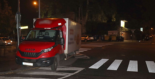 Dodávka, s ní� opilý mu� v centru Brna z legrace ujel zásobova�i. (�íjen 2024)