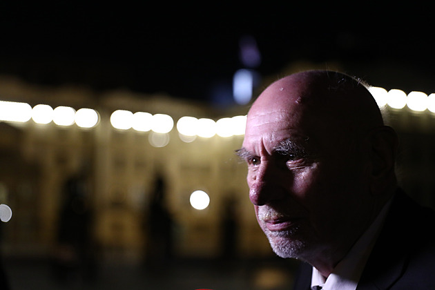 Vyvést dezorientované občany z bludiště populistických slibů? Rychetský se mýlí