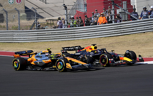 Incident, co dělí fanoušky. Verstappen mlžil, Norris se čertil. Zasloužil si trest?