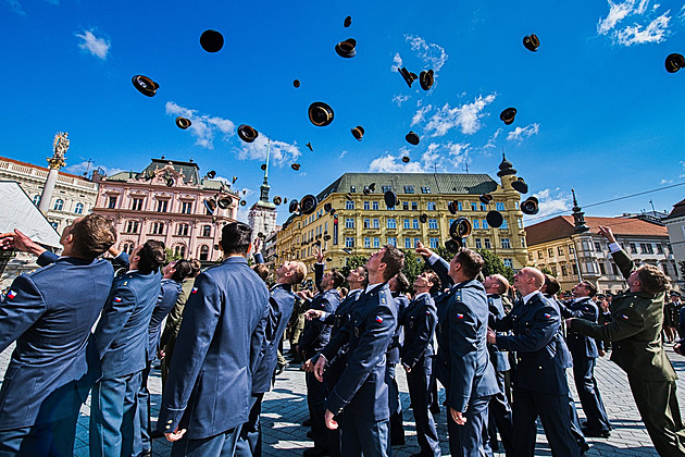 Umělá inteligence míří na Univerzitu obrany. Pomůže nejen při přijímačkách