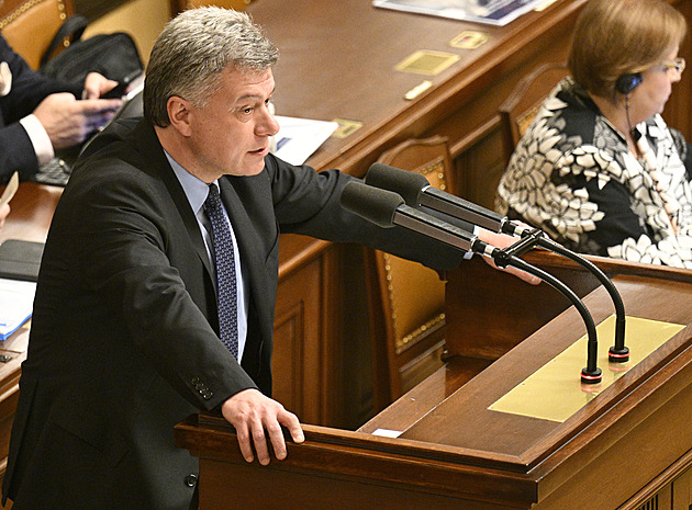 Vyhlásí ministr spravedlnosti válku Ústavnímu soudu? Platy soudců jsou prakticky nedotknutelné