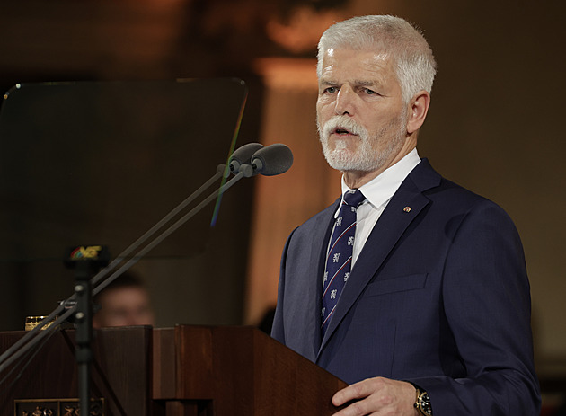 Musíme si připomínat, jak křehká demokracie je, řekl prezident Pavel