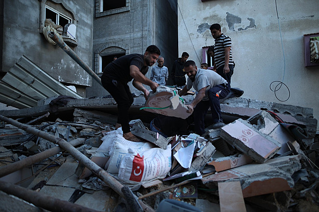 Údery na severu Pásma Gazy zabily 22 lidí, tvrdí Palestinci. Izrael to zpochybnil