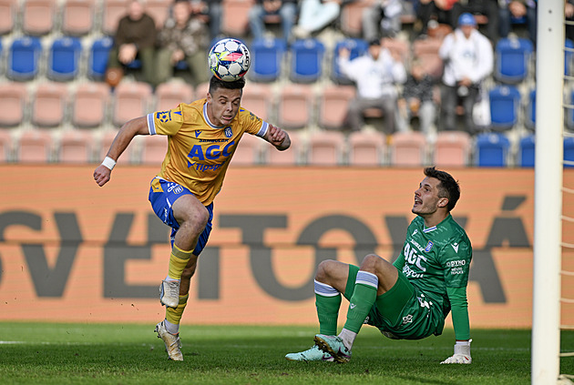 Slovácko - Teplice 0:2, domácí trefovali jen tyče a zahodili i penaltu