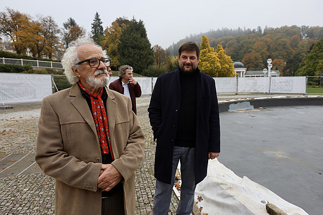 Zpívající fontána v Mariánských Lázních prochází kompletní rekonstrukcí. Pi té...