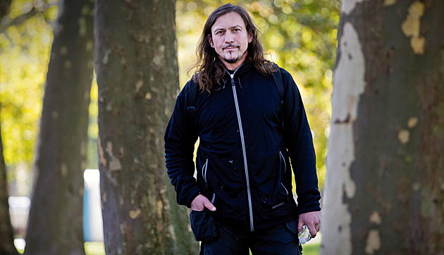 Roman Nikodem ze spolku K srdci, který má osobní zkuenosti s ivotem na ulici,...