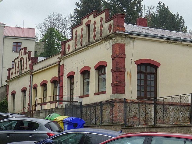 B�val� obecn� elektr�rna ve Slezsk� (Polsk�) Ostrav�, kter� zprvu nap�jela tra�...