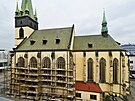 Fasdu kostela Nanebevzet Panny Marie v st nad Labem, kter nejen obyvatel...