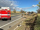 Na d�lnici D4 u Dob��e ve sm�ru na Prahu se p�evr�tila n�kladn� cisterna. (28....