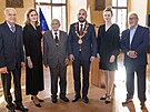 Historickou pee udlil výtvarníku  Stanislavu Bukovskému (vlevo), in memoriam...