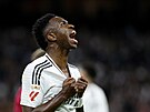 Frustrovaný úto�ník Realu Madrid Vinícius Júnior b�hem El Clásika.