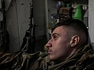 Ukrajinský voják odpo�ívá v úkrytu ve strategicky významném Pokrovsku na...