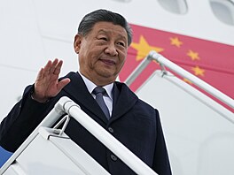ínský prezident Si in-pching pi píletu do Kazan na summit BRICS (22. íjna...