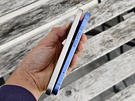 Apple iPhone 16 a Google Pixel 9