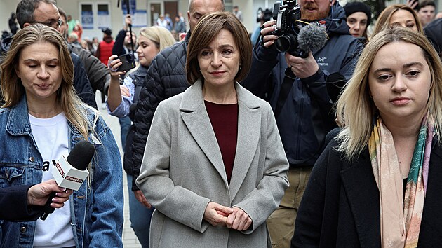Moldavsk� prezidentka Maia Sanduov� b�hem prezidentsk�ch voleb a referenda o evropsk� integraci zem� (20. ��jna 2024)