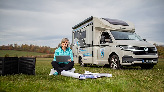 Pro Alenu Z�rybnickou je obyt��k m�stem pro relaxaci i pr�ci. 