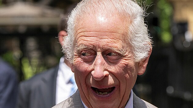 Britsk krl Charles a krlovna Camilla zdrav dav v australskm Sydney. (20. jna 2024)