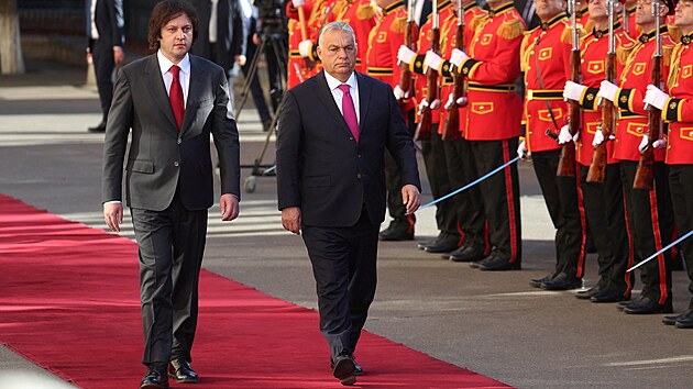 Viktor Orb�n a Irakli Kobachidze b�hem ofici�ln� n�v�t�vy ma�arsk�ho premi�ra v Gruzii (29. ��jna 2024)